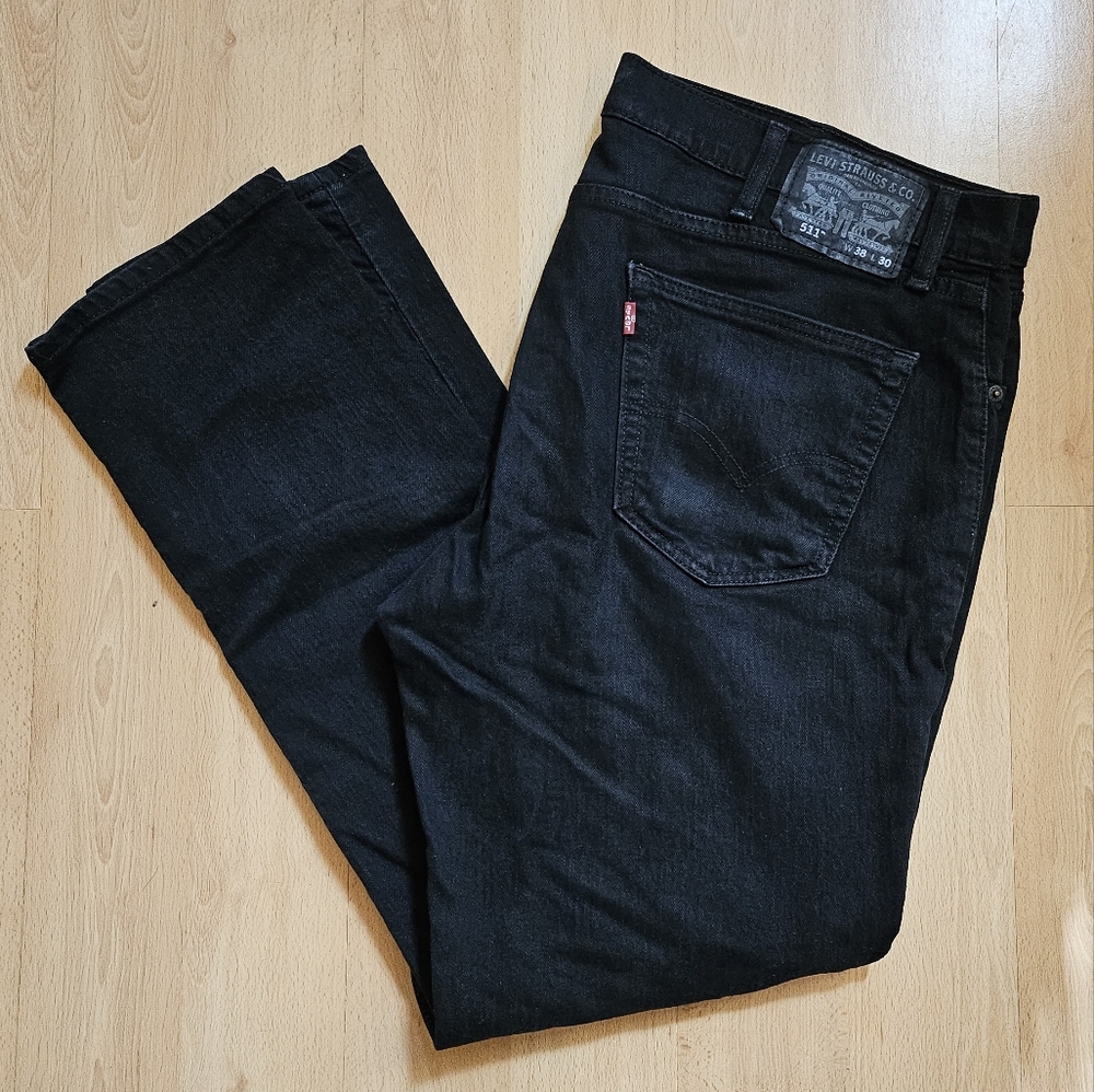 Levi's 511 Slim Line 8 Jeans, Size 38 x 30, Black color